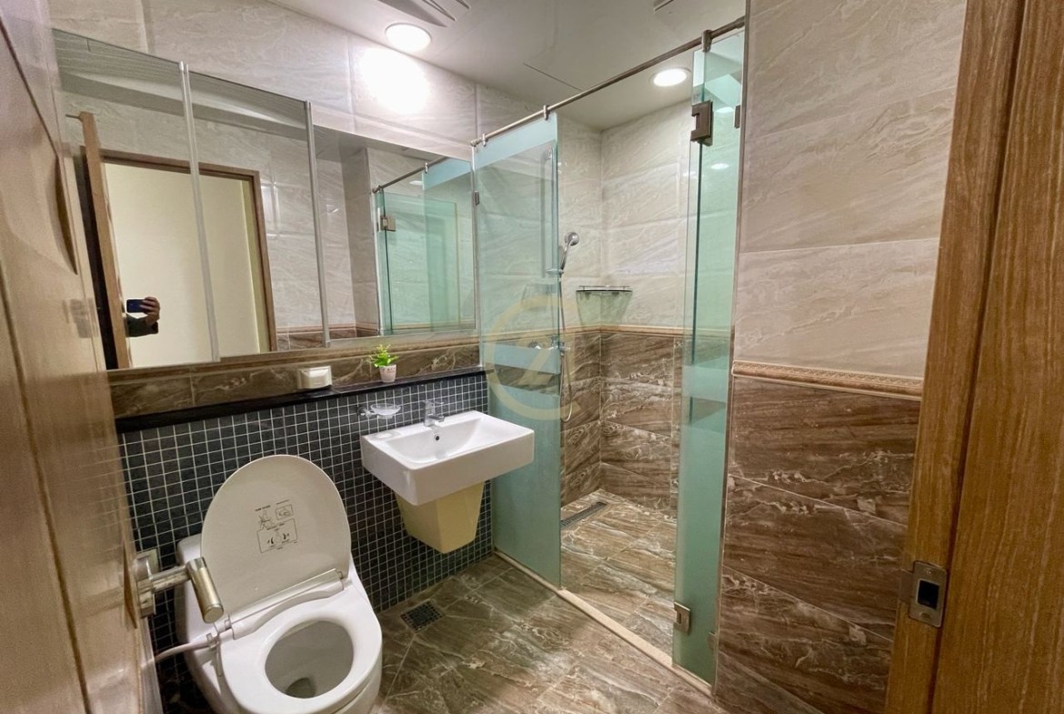 Biggest One Bedroom for rent at BKK1