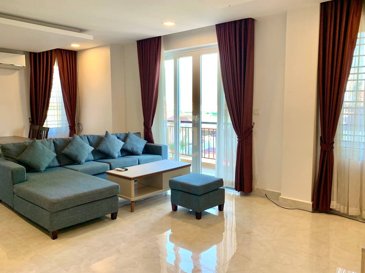 Western One Bedroom for rent On Street 2004