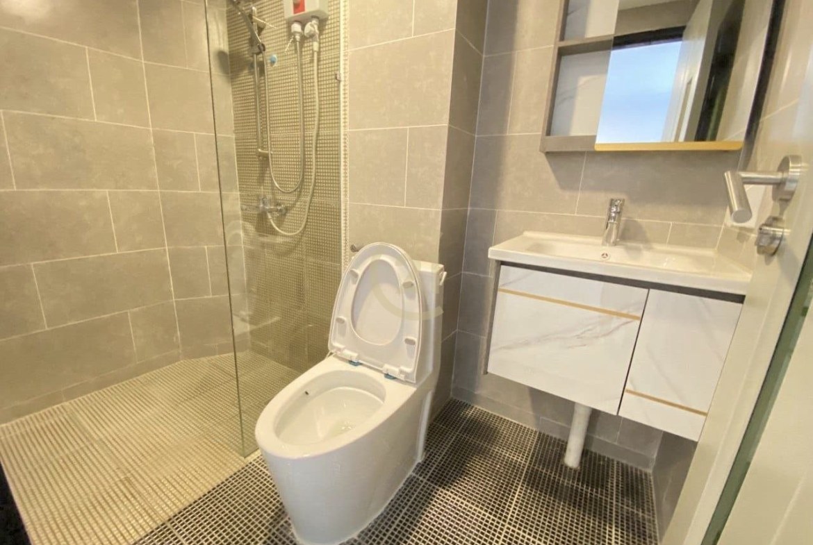 One Bedroom For Rent At Olympic