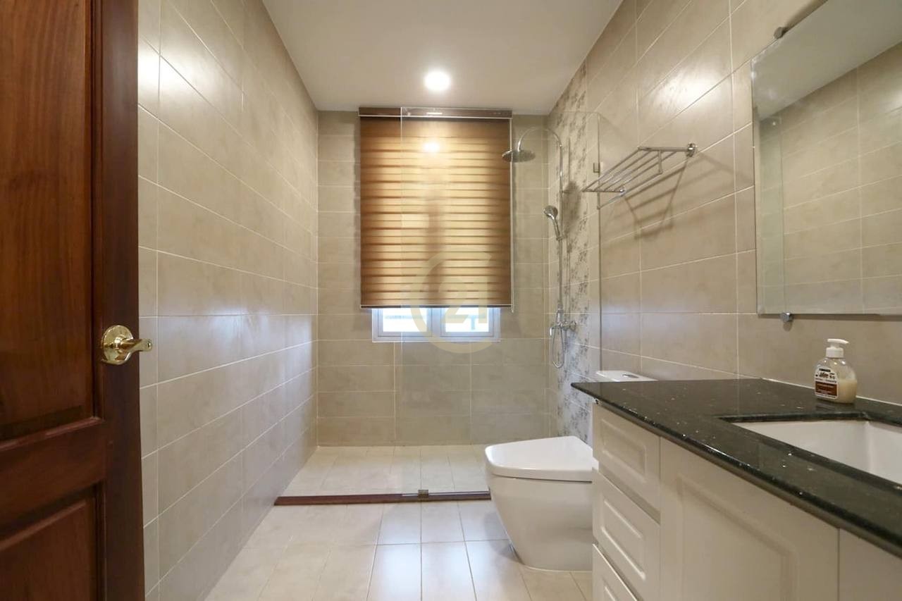 Specious 3 Bedroom Apartment For Rent at BKK1