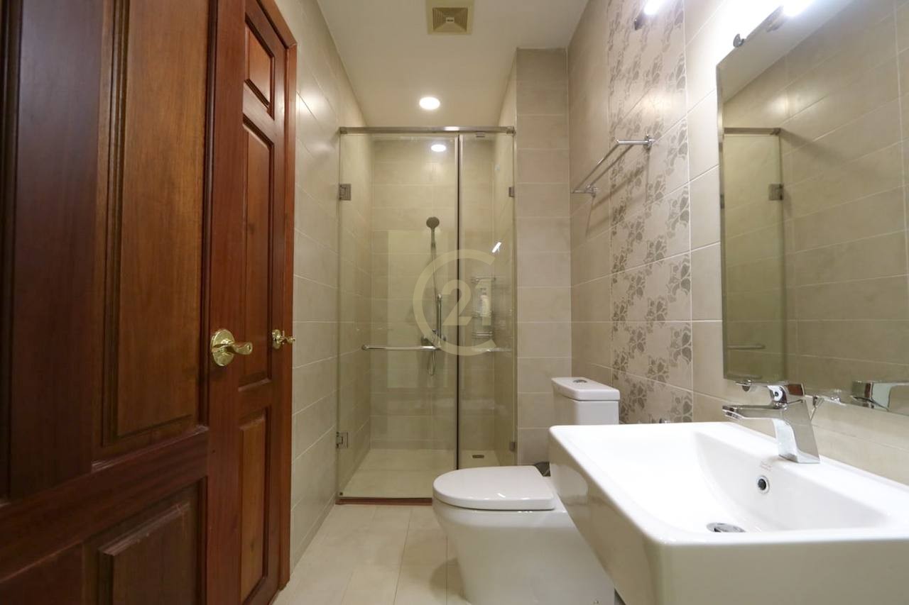 Stylish 2 Bedroom Apartment For Rent at BKK1