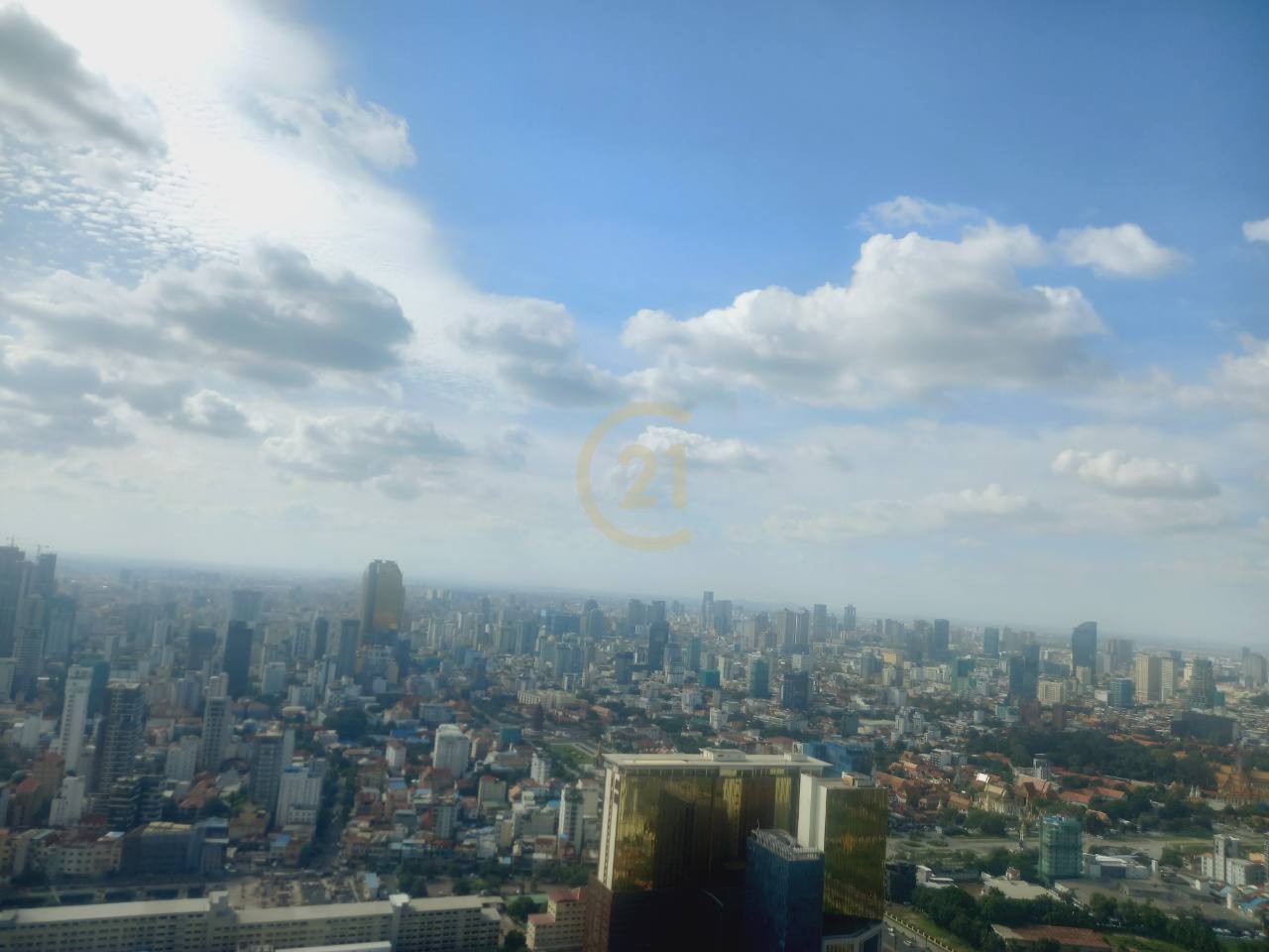 Condo Studio Room For Rent At The Peak
