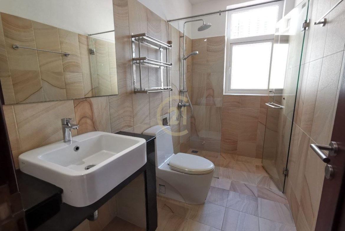 Specious 3 Bedroom For Rent at Chamkar Mon