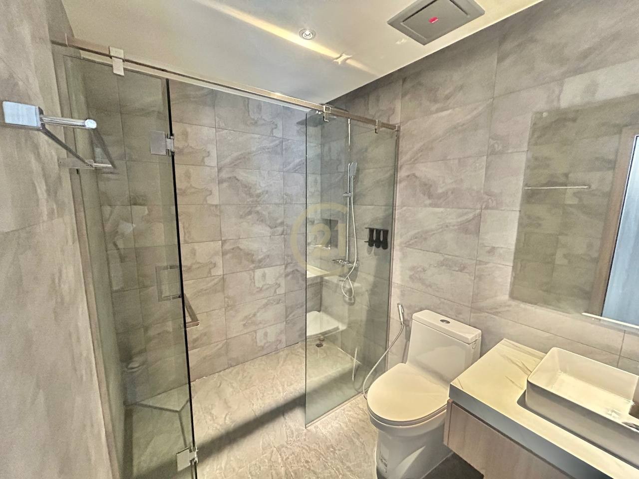 Nice 4 Bedroom Brand New For Rent At BKK1