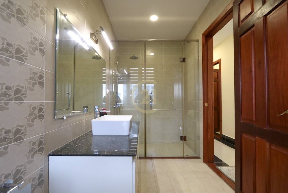Stylish 2 Bedroom Apartment For Rent at BKK1