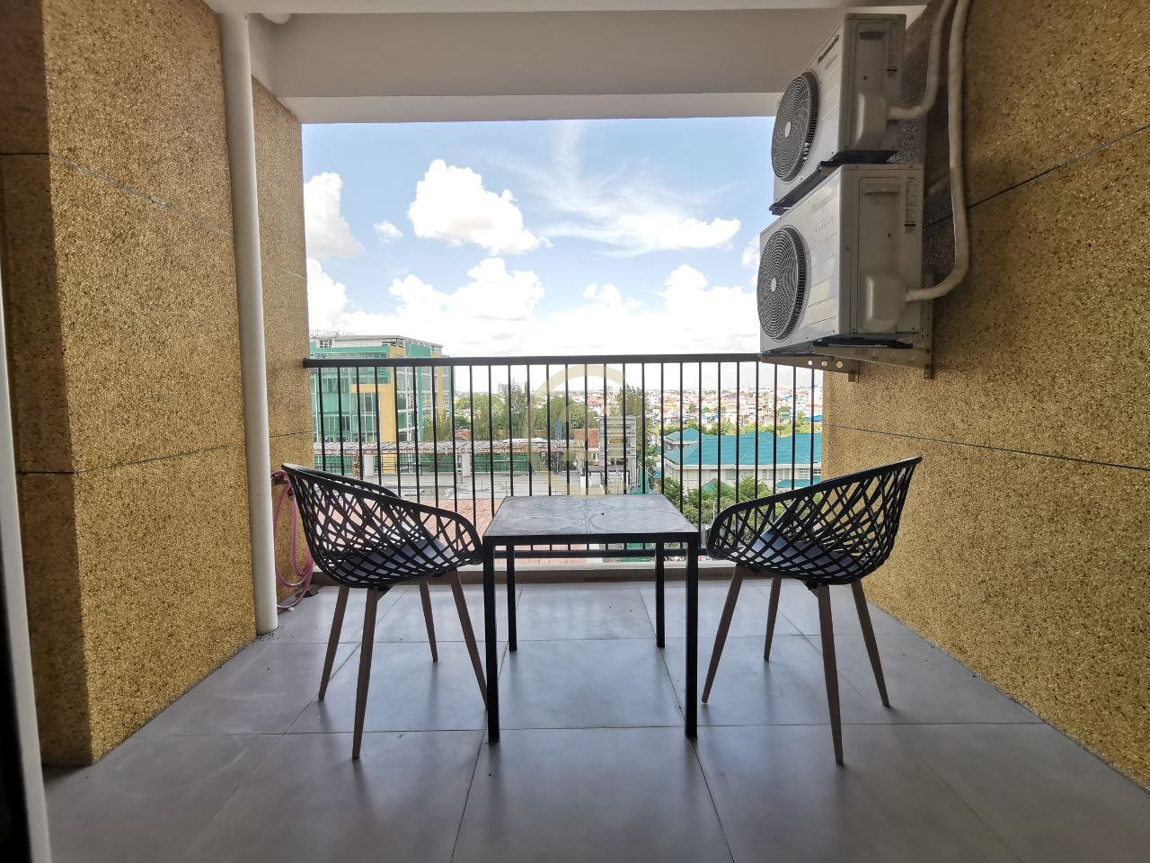 Specious 3 Bedroom For Rent at Chamkar Mon