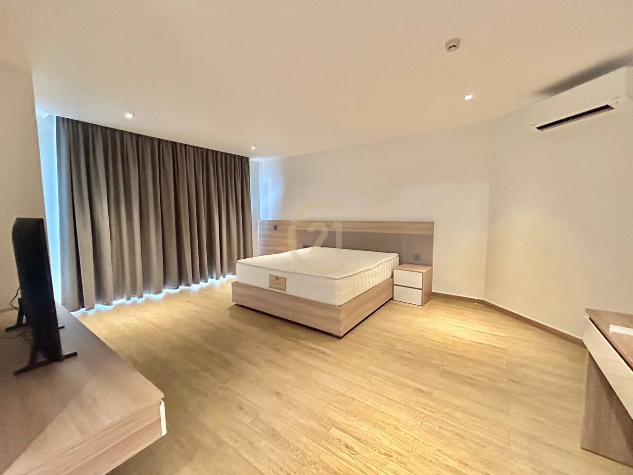 Nice 3 Bedroom Brand New For Rent At BKK1