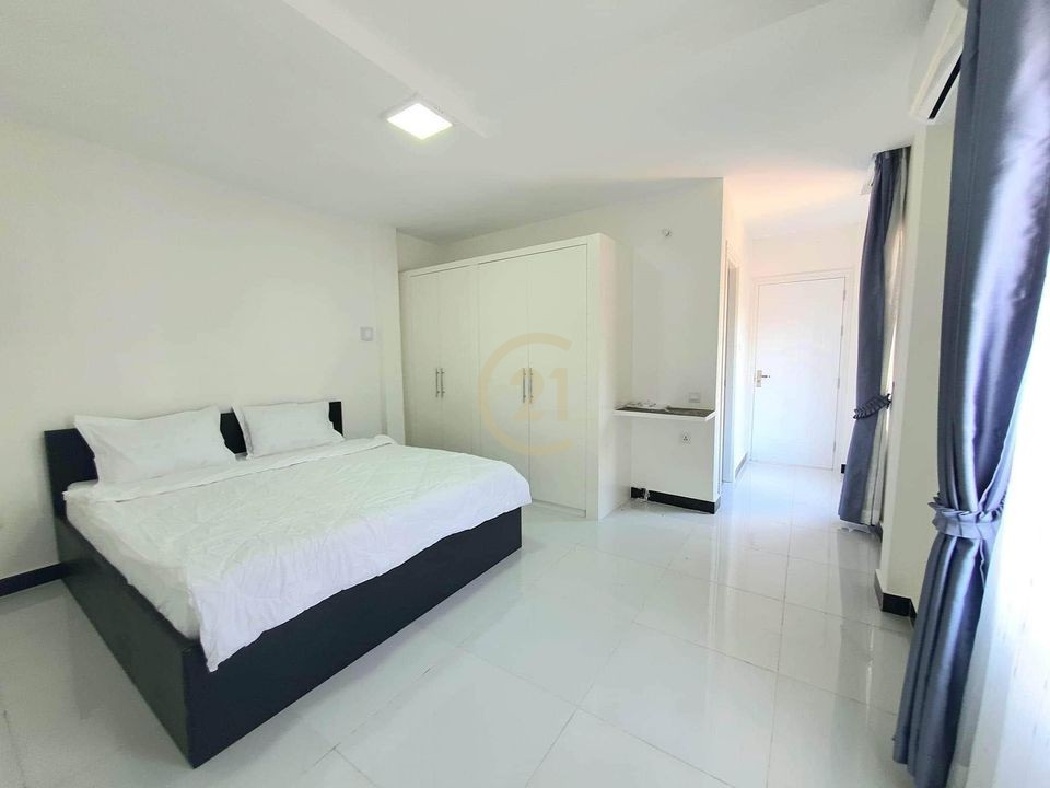 VINTAGE ONE BEDROOM FOR RENT