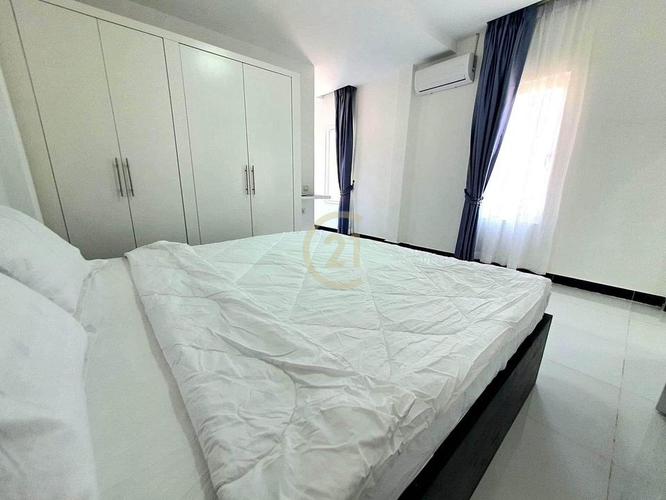 VINTAGE ONE BEDROOM FOR RENT