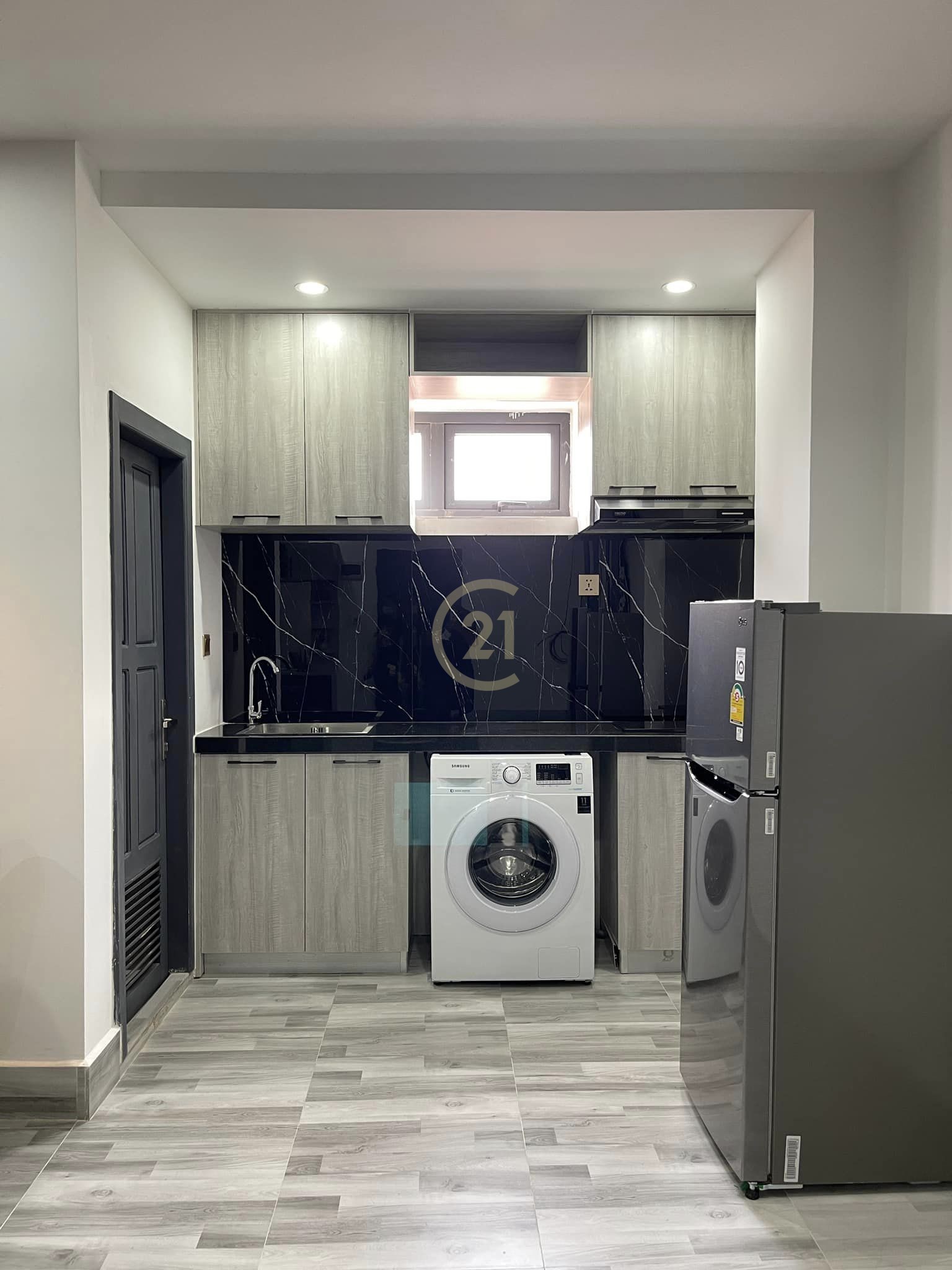Nice Decoration Studio For Rent On St 271