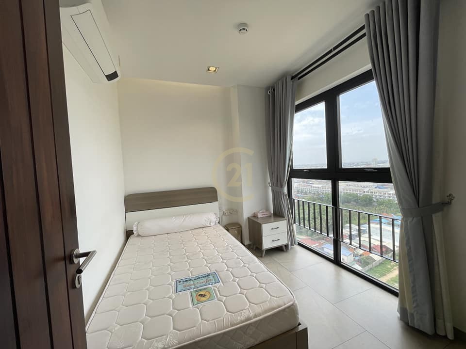 SPECIOUS THREE BEDROOM FOR RENT