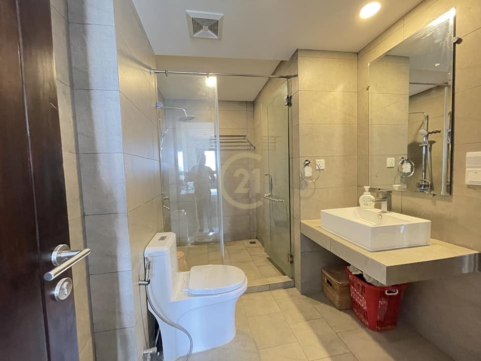 SPECIOUS THREE BEDROOM FOR RENT