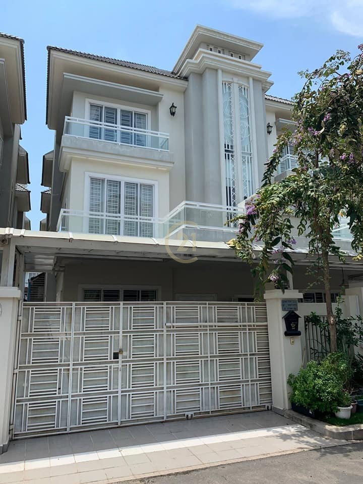 457254702_1050104436713412_1015685147583332147_n Villa for rent with fully furniture