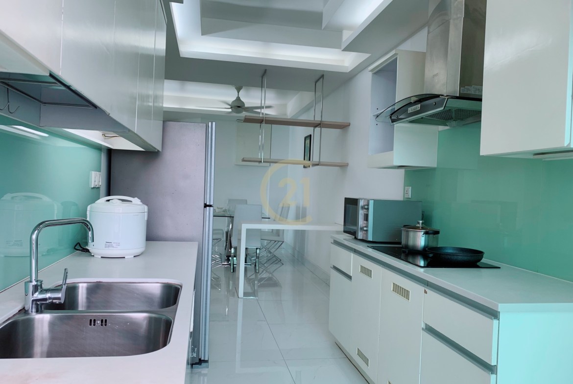 Luxury 03 Bedroom for rent at BKK1