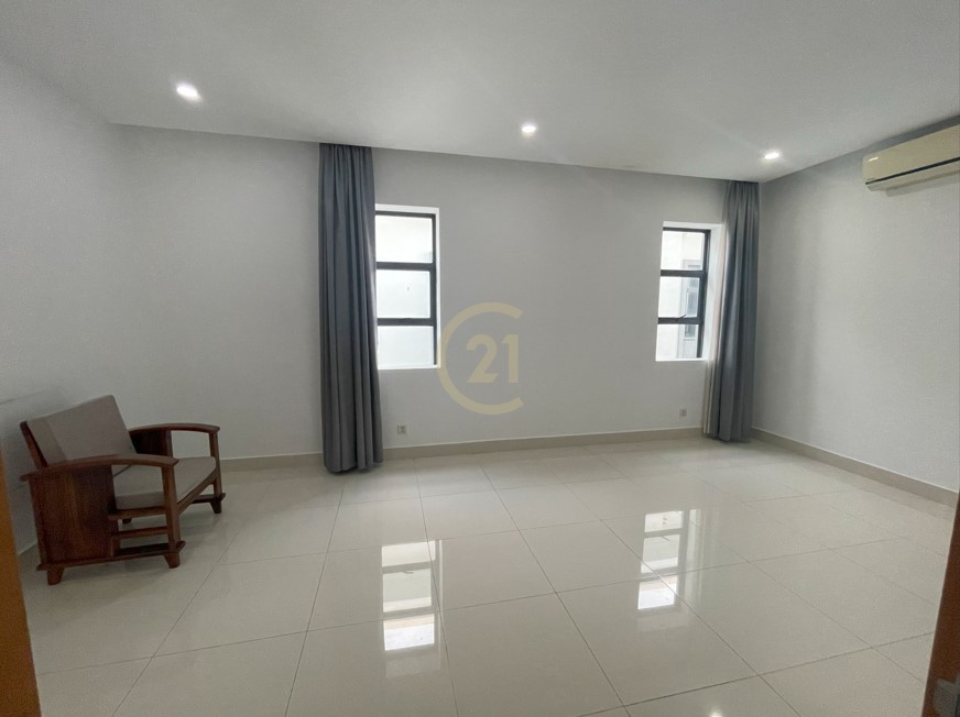 Lovely Villa For Rent At Villa Town 