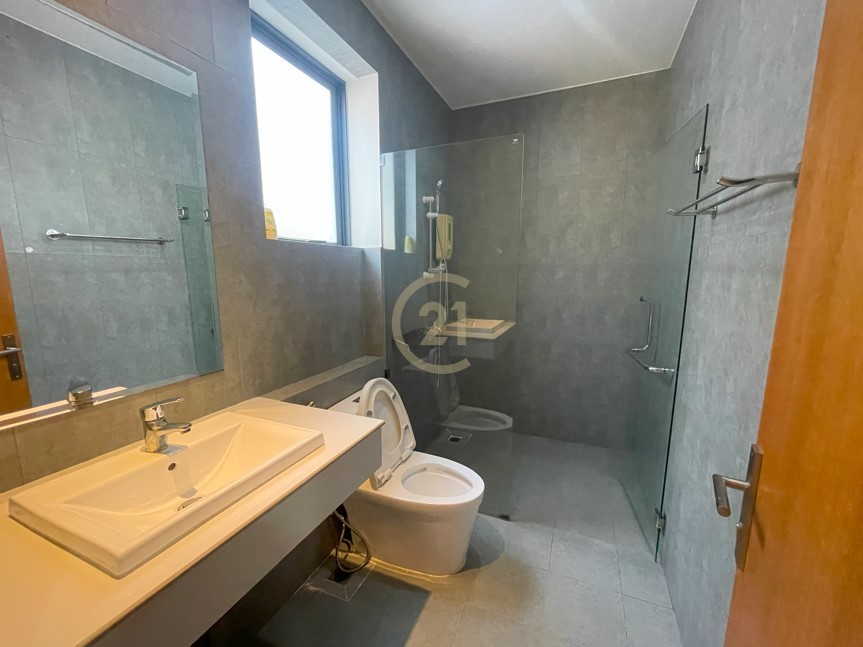 Lovely Villa For Rent At Villa Town 