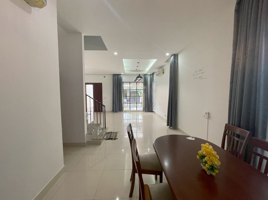 Lovely Villa For Rent At Villa Town 