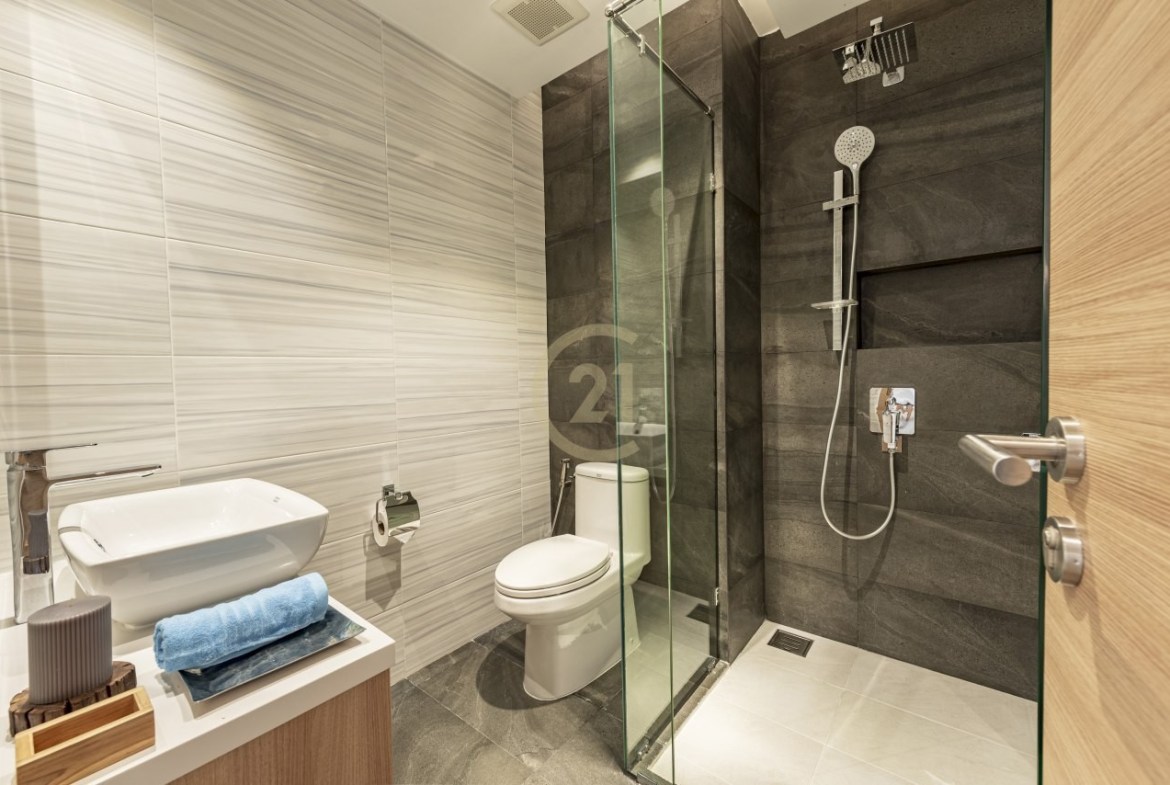 luxury 2 Bedroom for Rent at BKK1