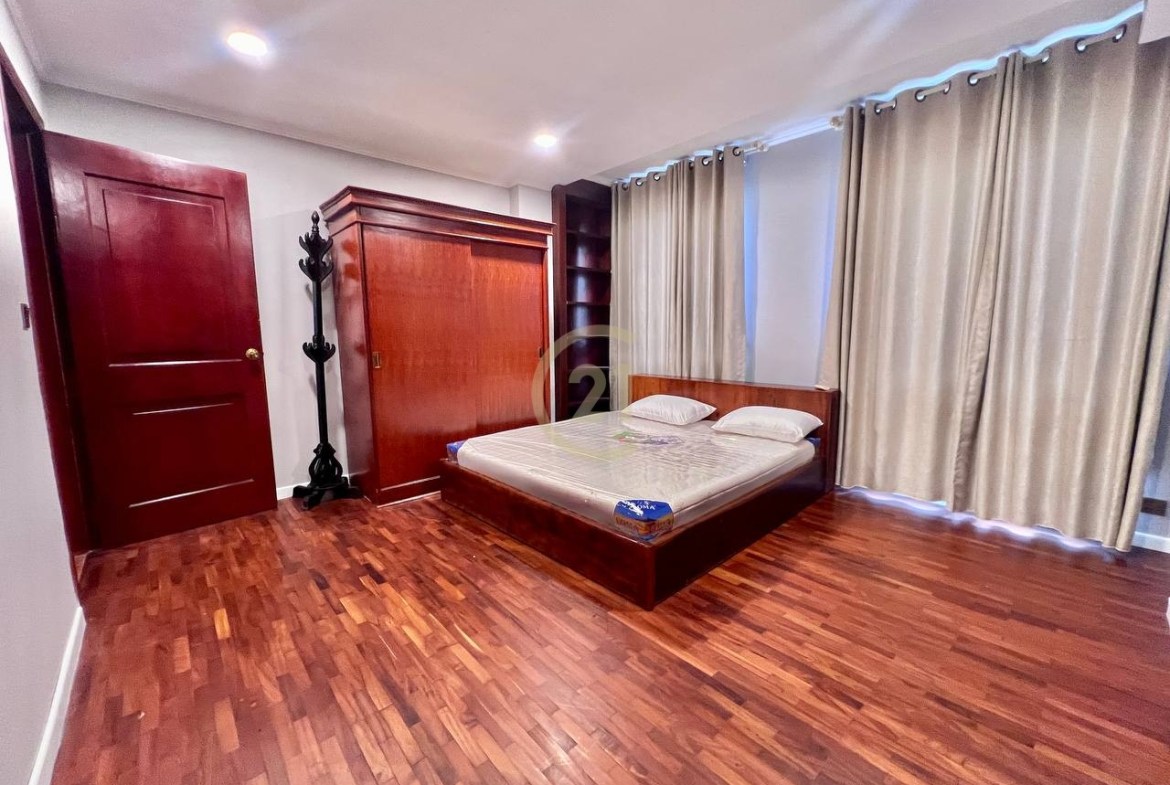 Specious 3 Bedroom For Rent at BKK1