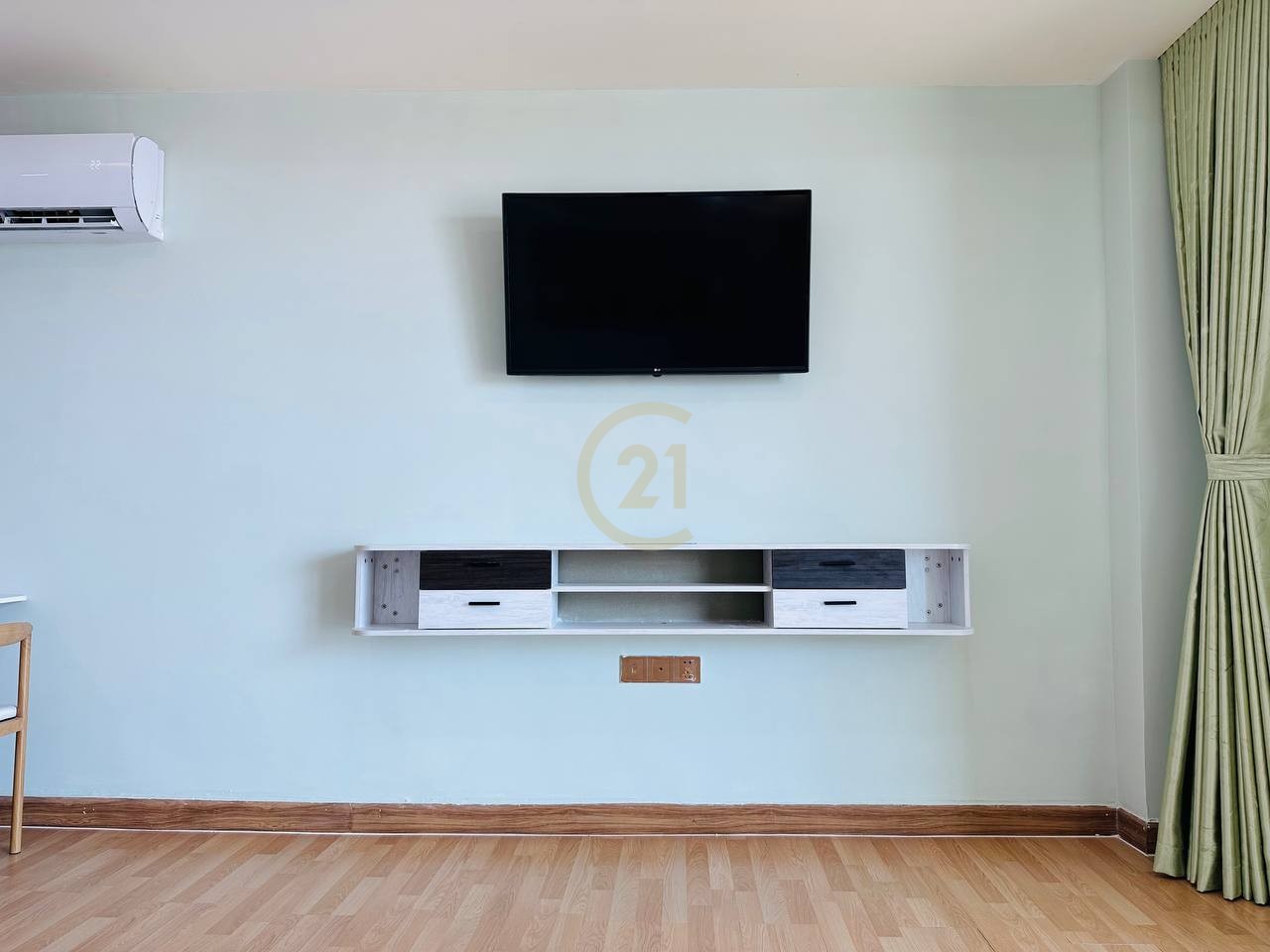 Nice Condo Studio Room For Rent At Olympic