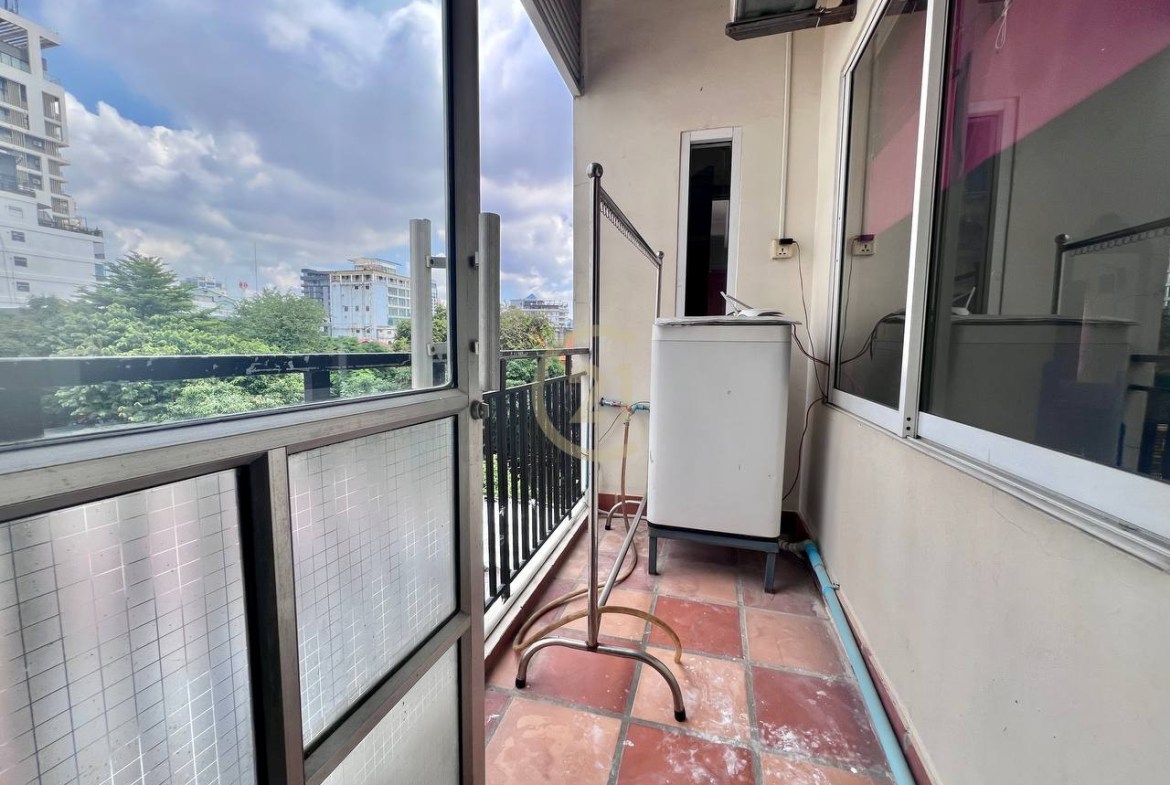 Specious 1 Bedroom For Rent at BKK1
