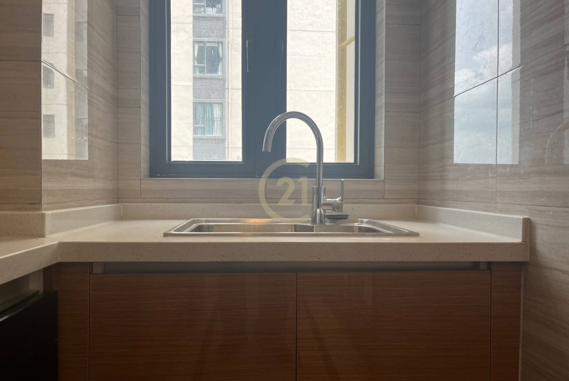 Brand new Two bedroom for rent at R&F