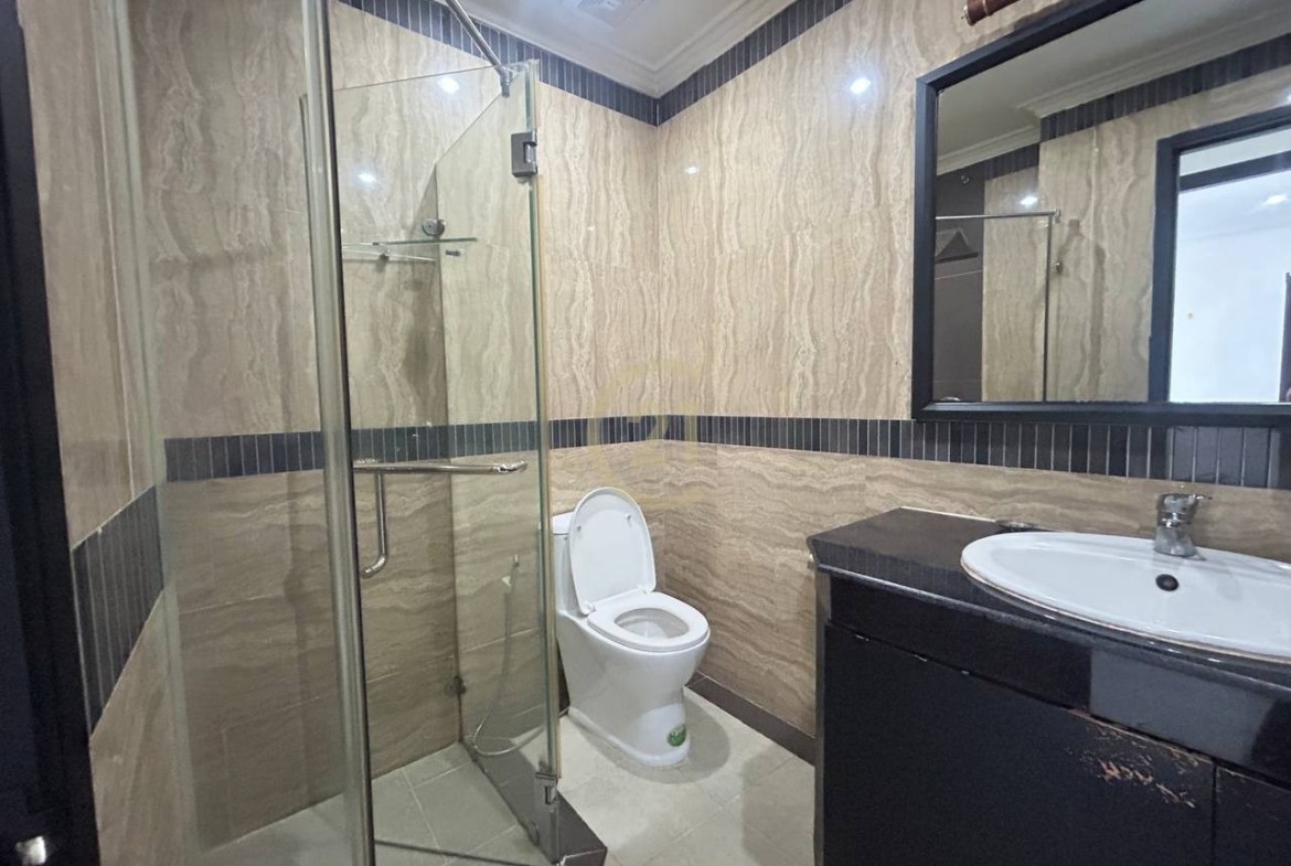 Nice 4 Bedroom For Rent At BKK1