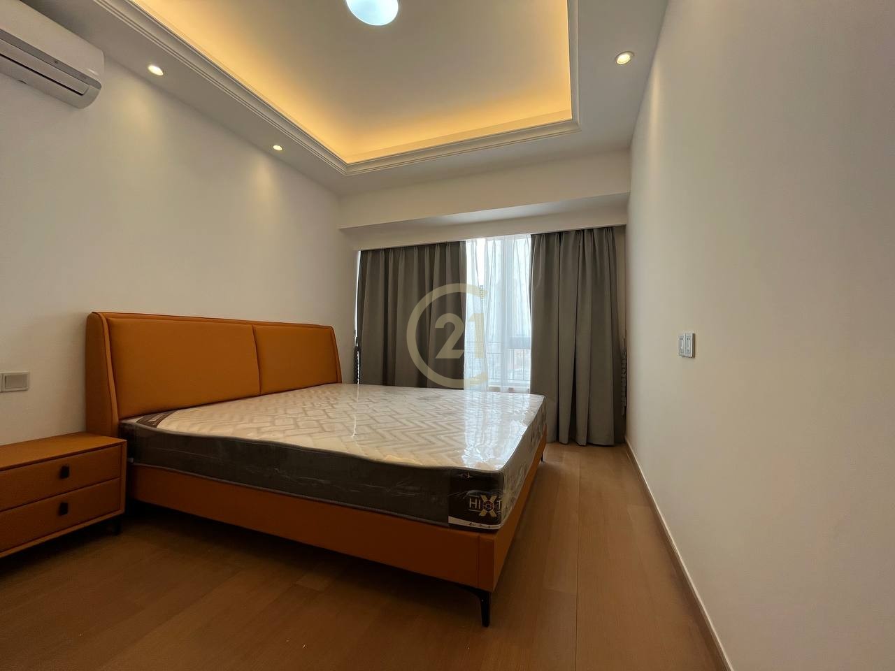 Brand new Two bedroom for rent at R&F