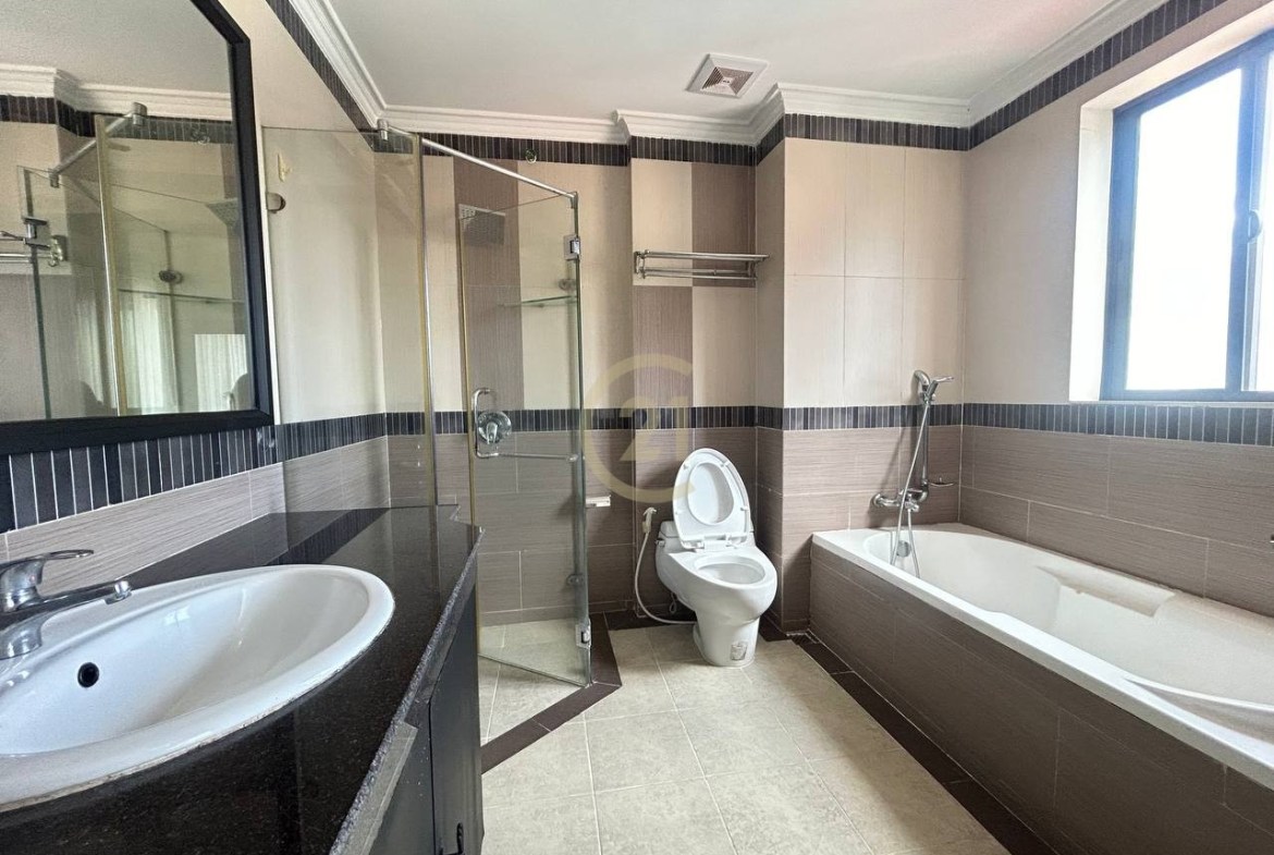 Nice 4 Bedroom For Rent At BKK1