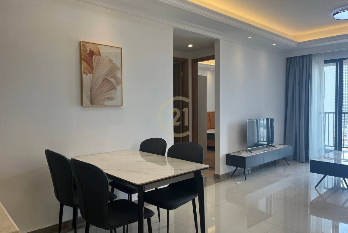 Brand new Two bedroom for rent at R&F