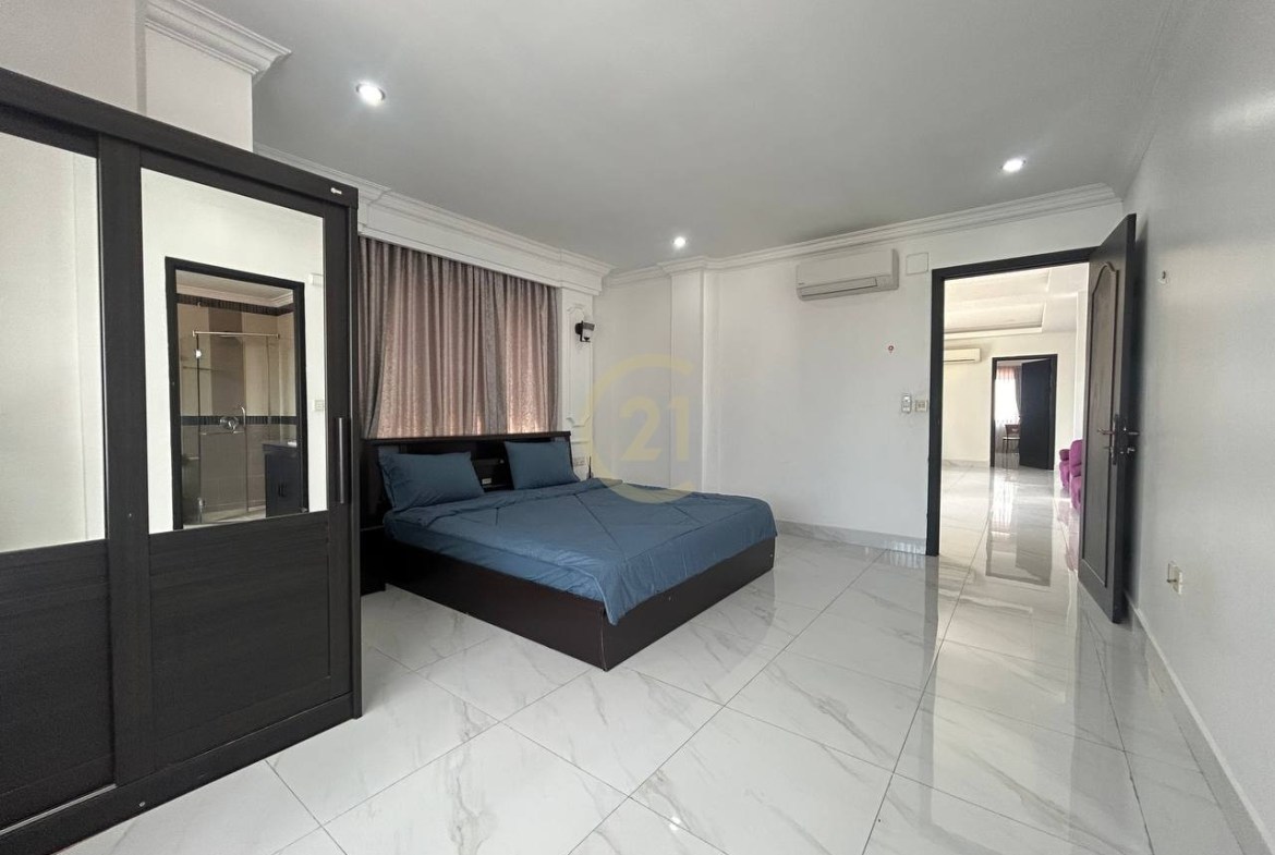 Nice 4 Bedroom For Rent At BKK1