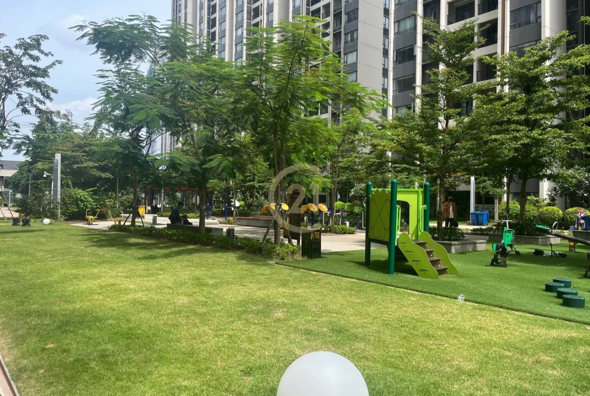 Brand new Two bedroom for rent at R&F