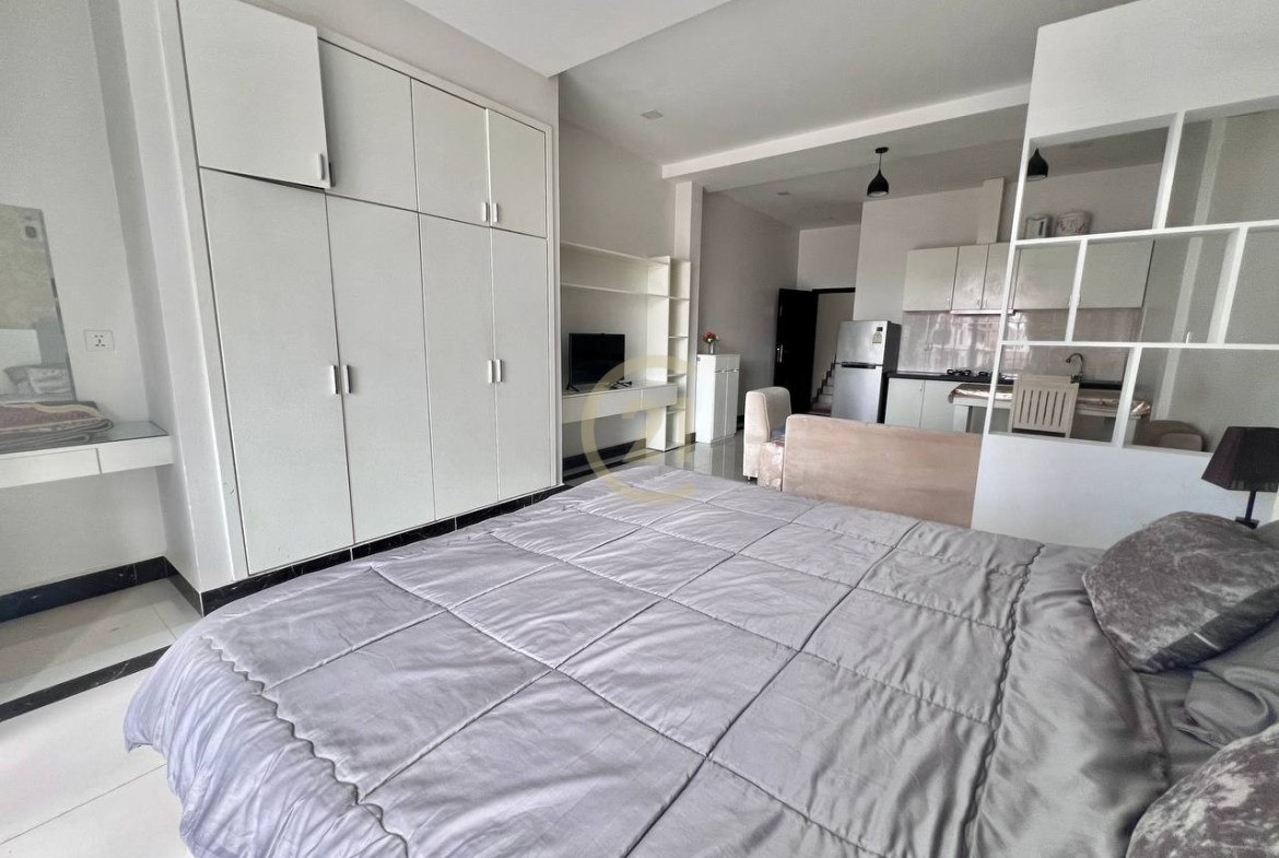 Brand New Studio Room for Rent at BKK3