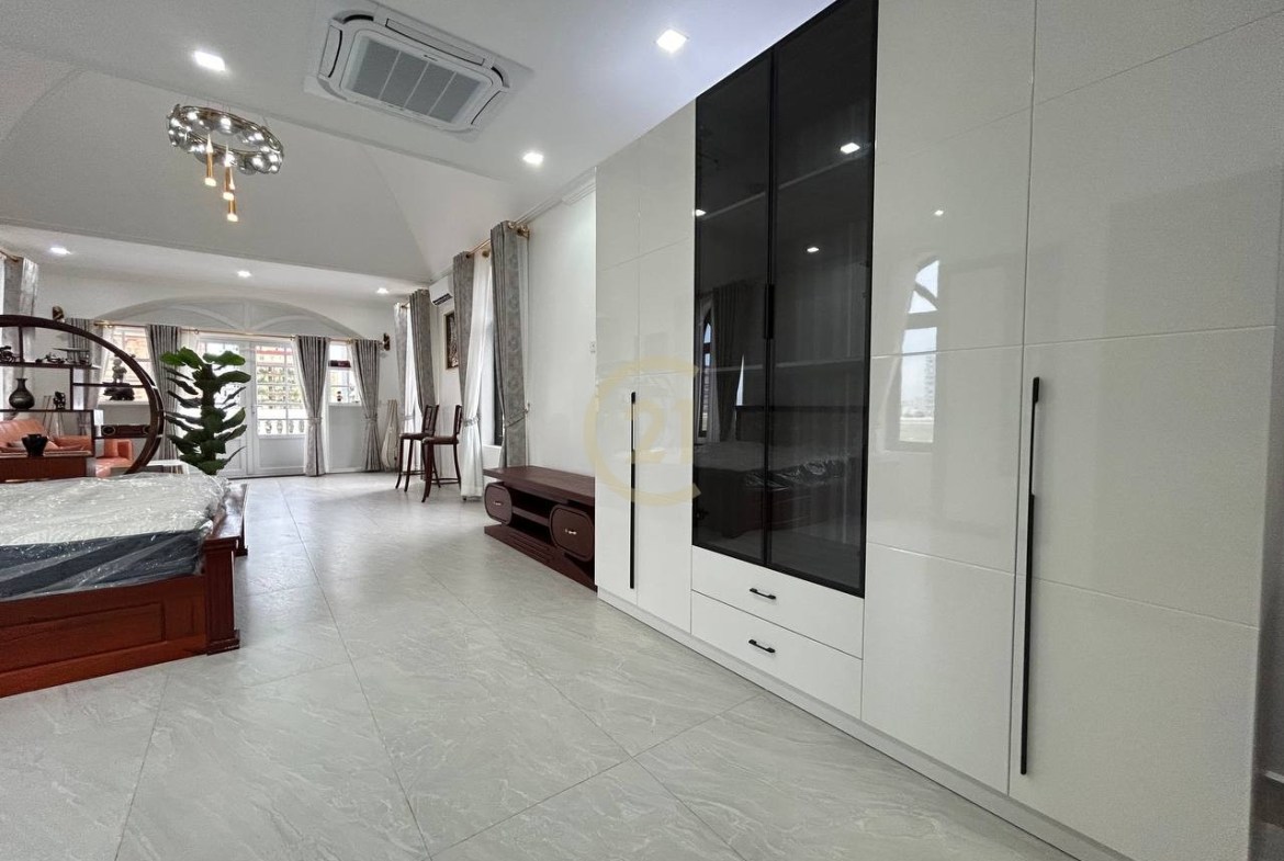 Penthouse 1 Bedroom for Rent at 7 Makara