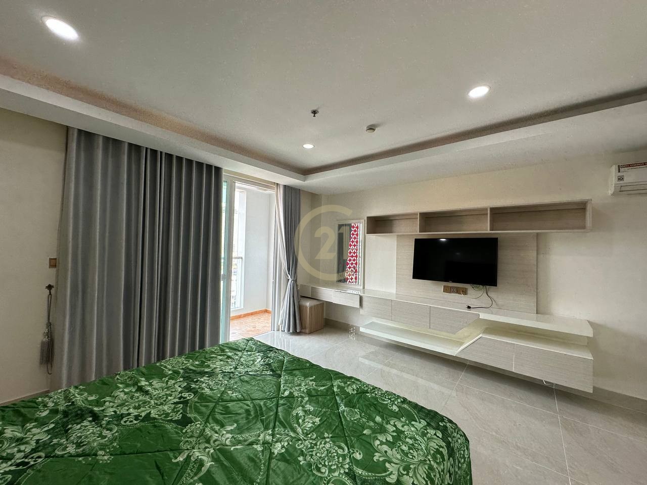 Nice Studio Condo for Rent at 7 Makara