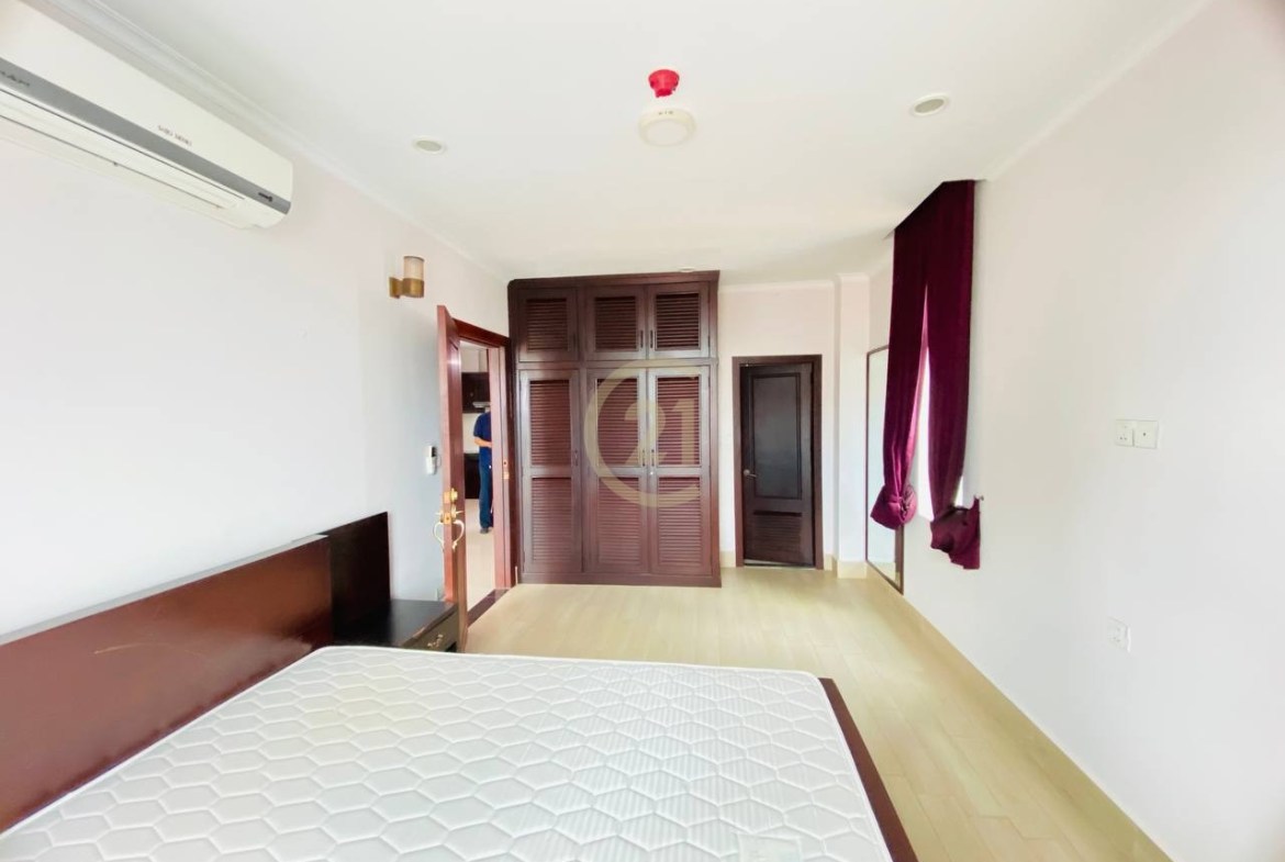 Biggest One Bedroom for rent at Berng Tabek