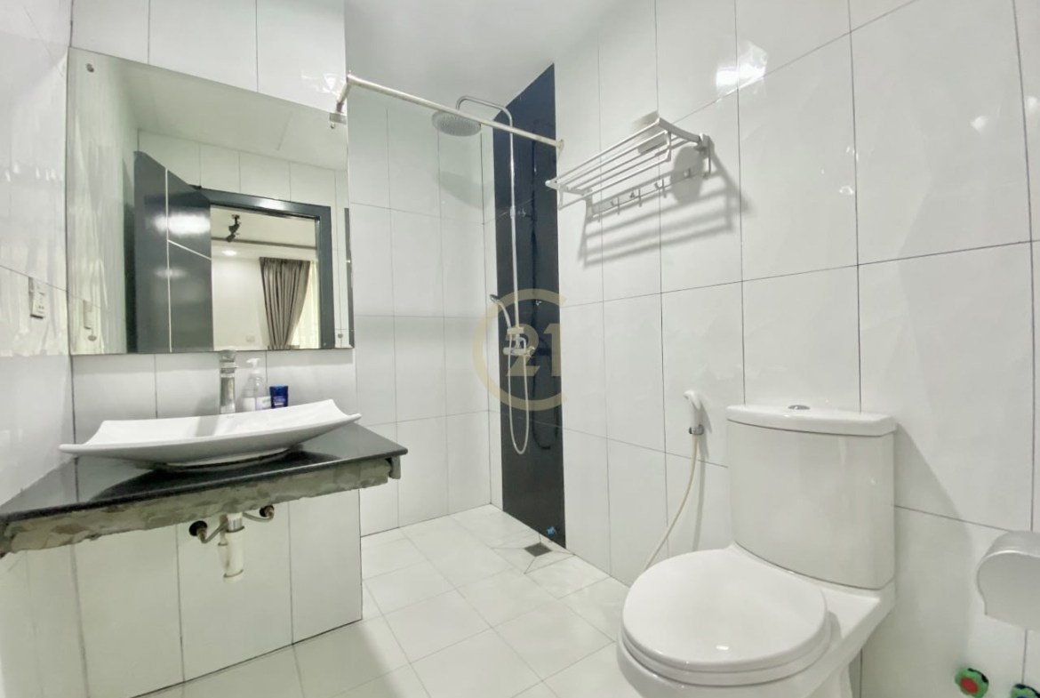 BKK3 | Furnished 1BR Serviced Apartment For Rent