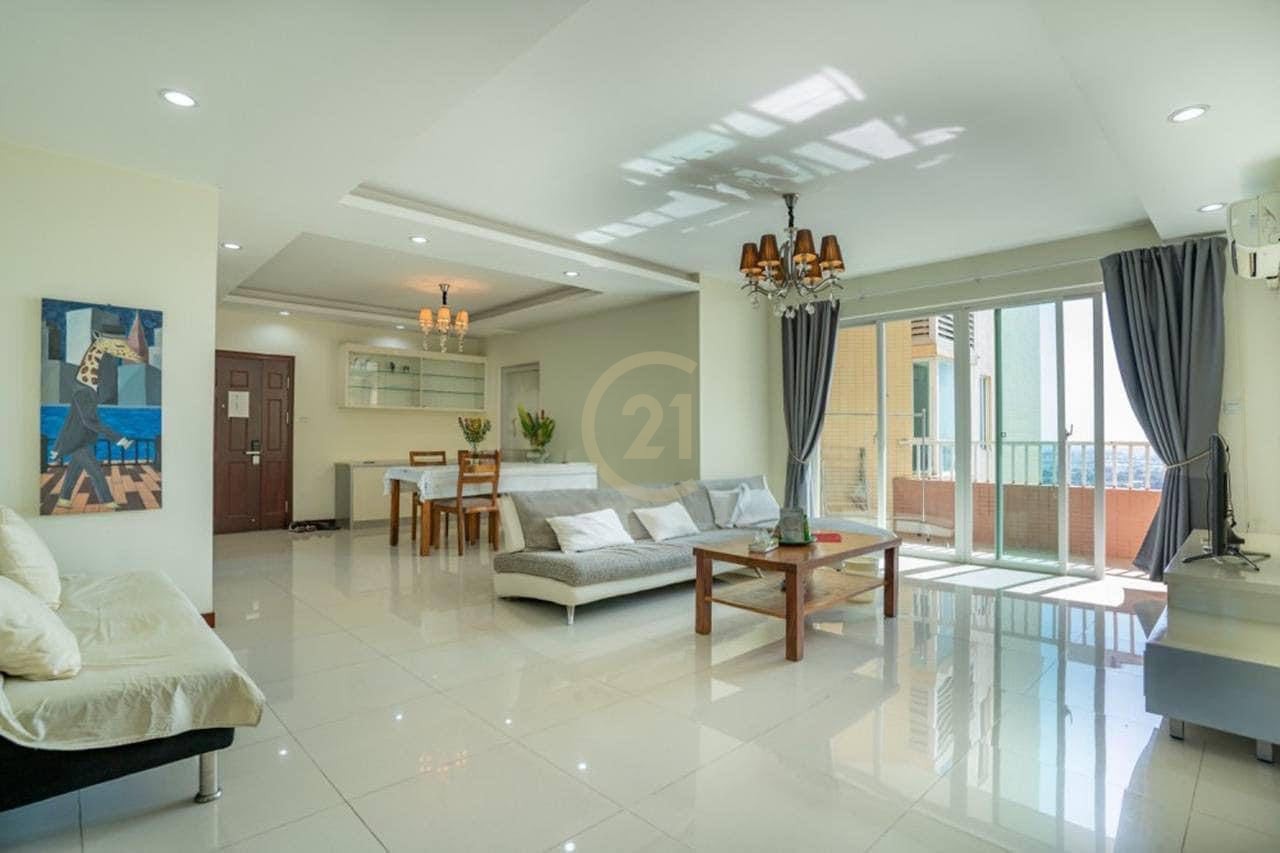 Condo 3 Bedroom for rent at Rose Garden