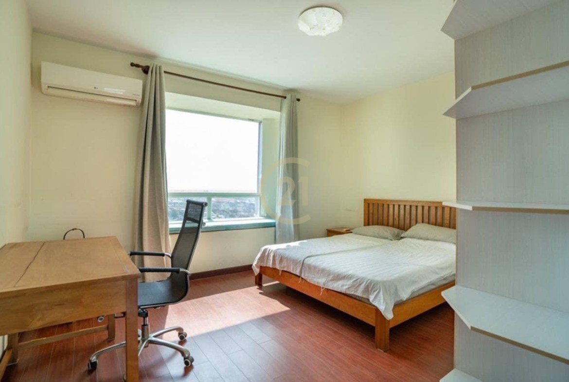 Condo 3 Bedroom for rent at Rose Garden
