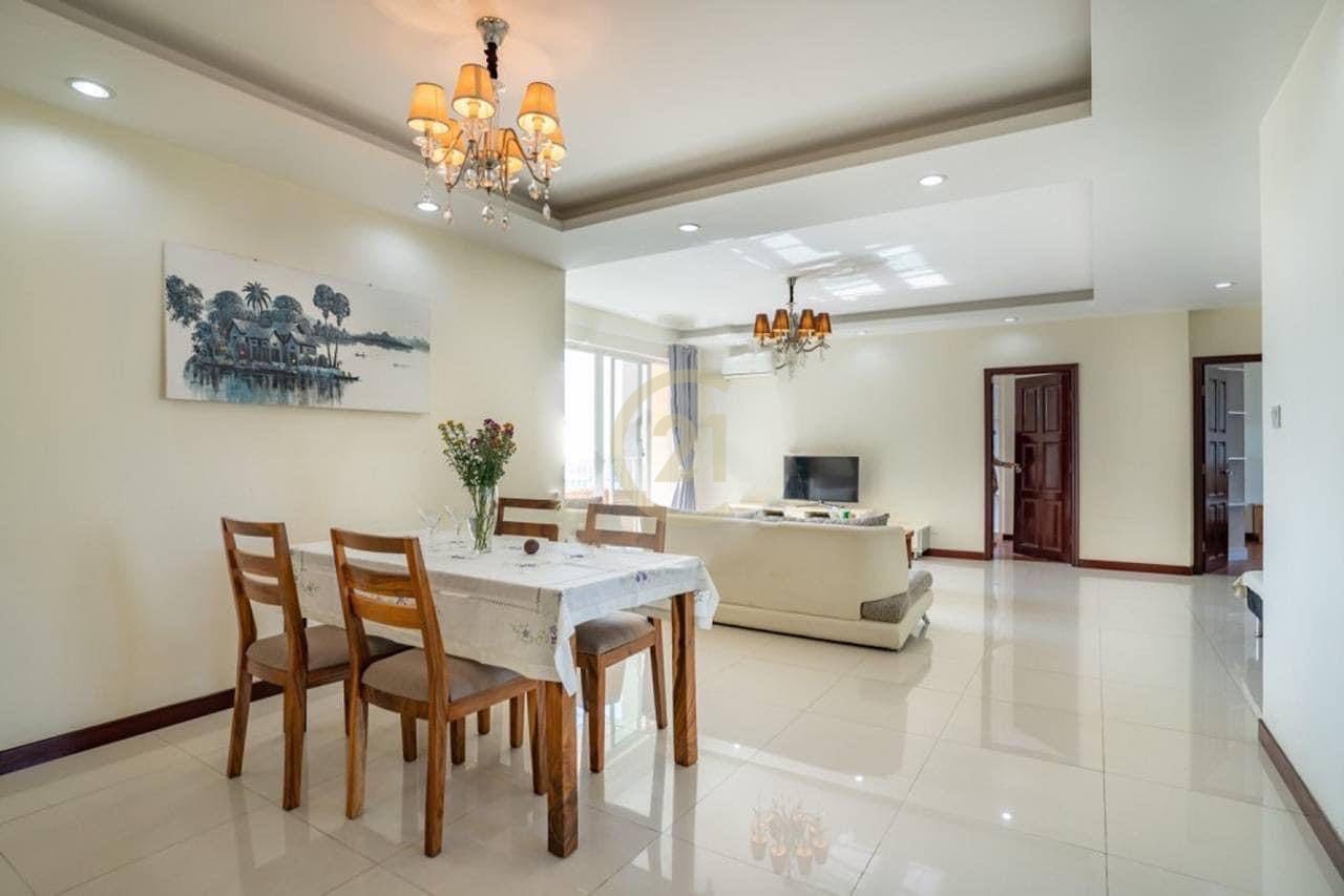 Condo 3 Bedroom for rent at Rose Garden