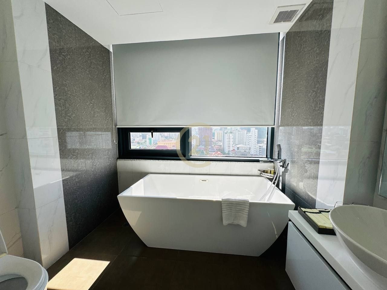 Brand new Three bedroom For Rent At Tonle Bassac