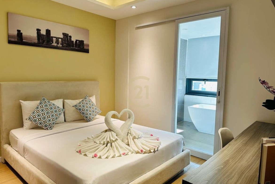 Brand new Three bedroom For Rent At Tonle Bassac