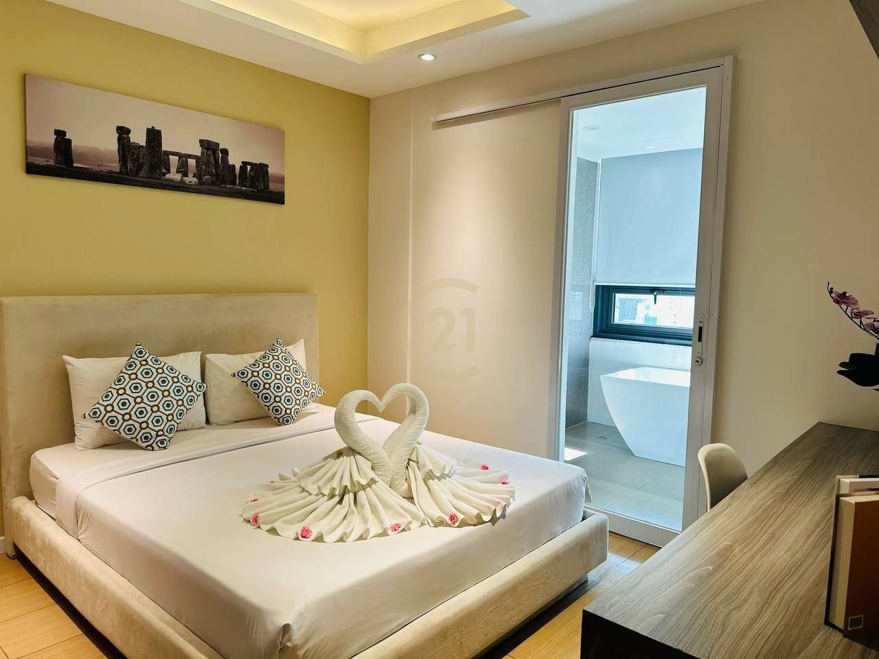 Brand new Three bedroom For Rent At Tonle Bassac
