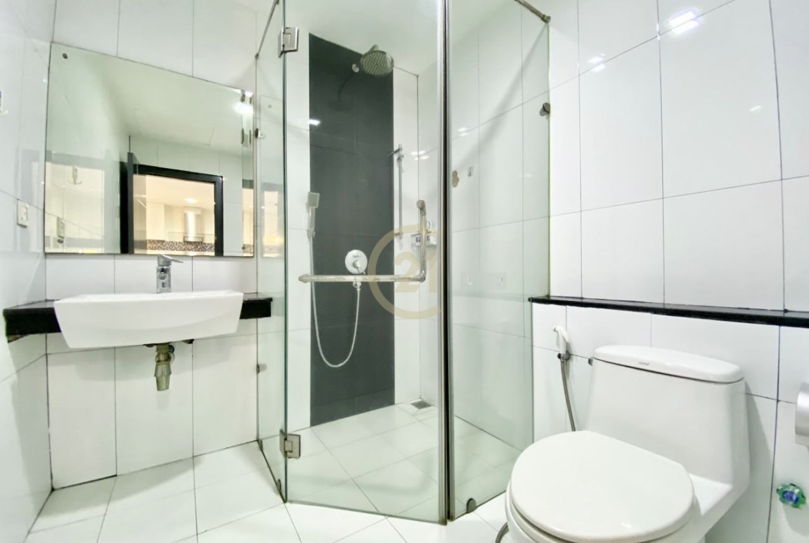 Luxury One Bedroom for rent at BKK3