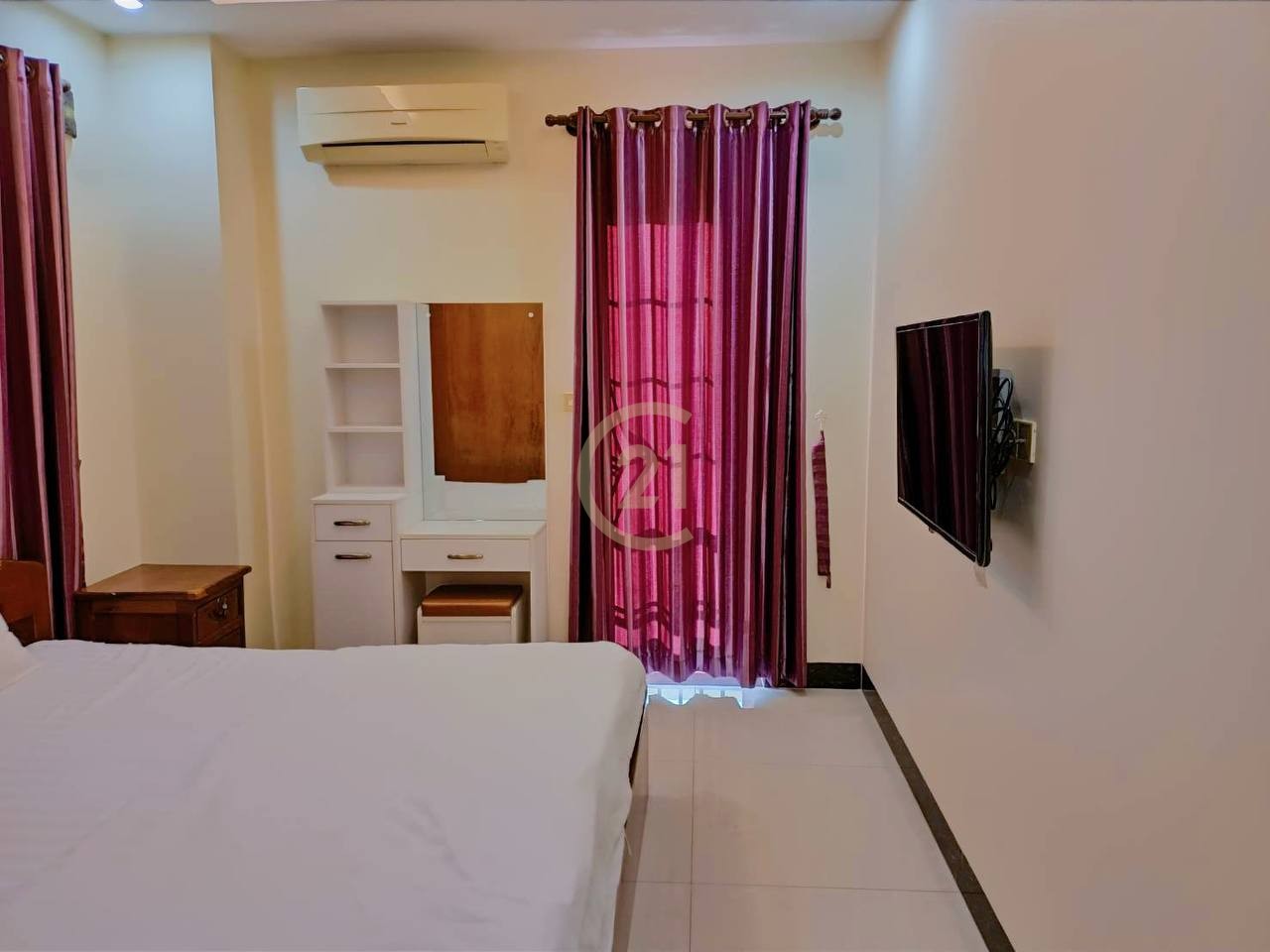 Biggest One bedroom for rent at Russian Market