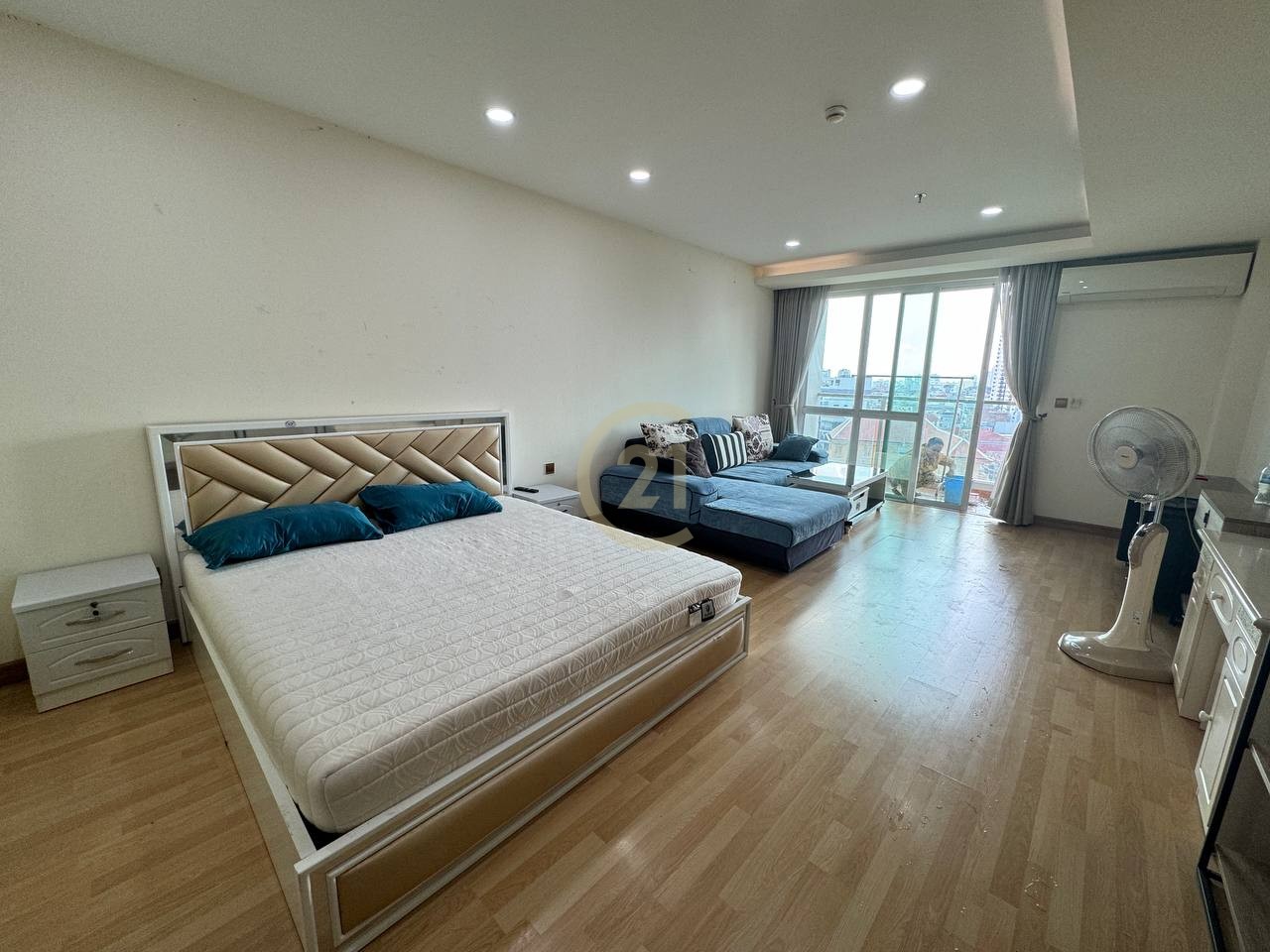 Condo for rent at Olympia City