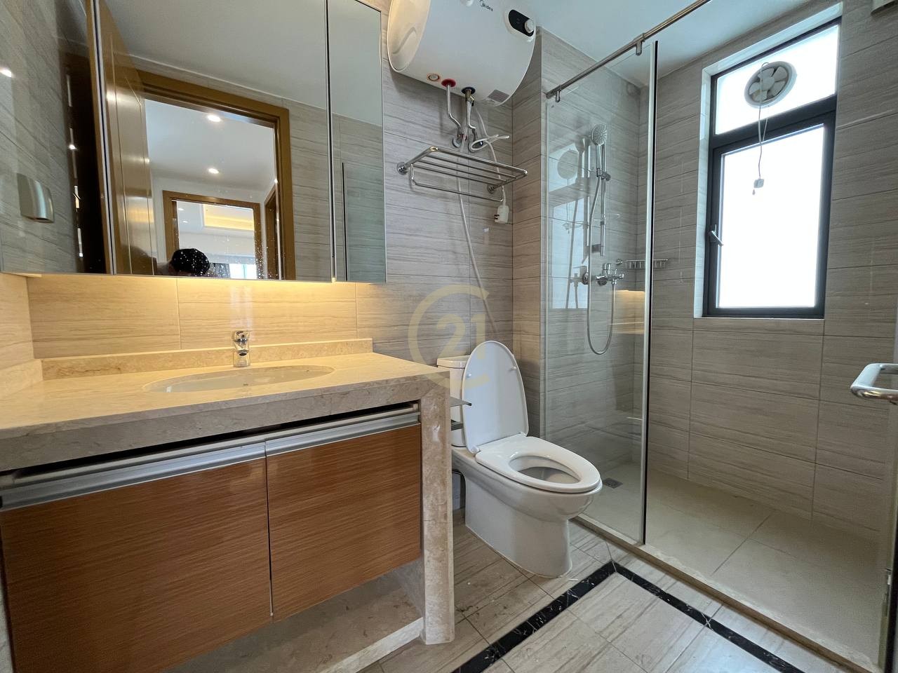 Condo 2 Bedroom for rent at R&F