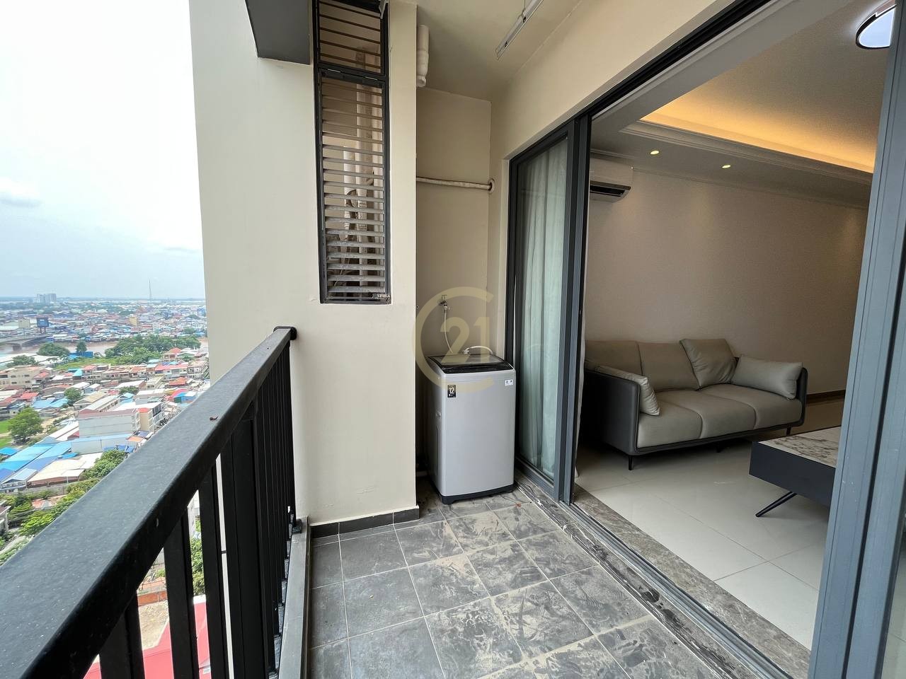Condo 2 Bedroom for rent at R&F
