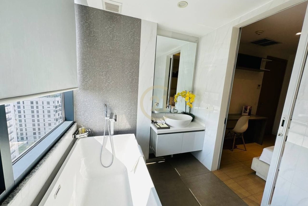 Condo 2 Bedroom for rent at R&F