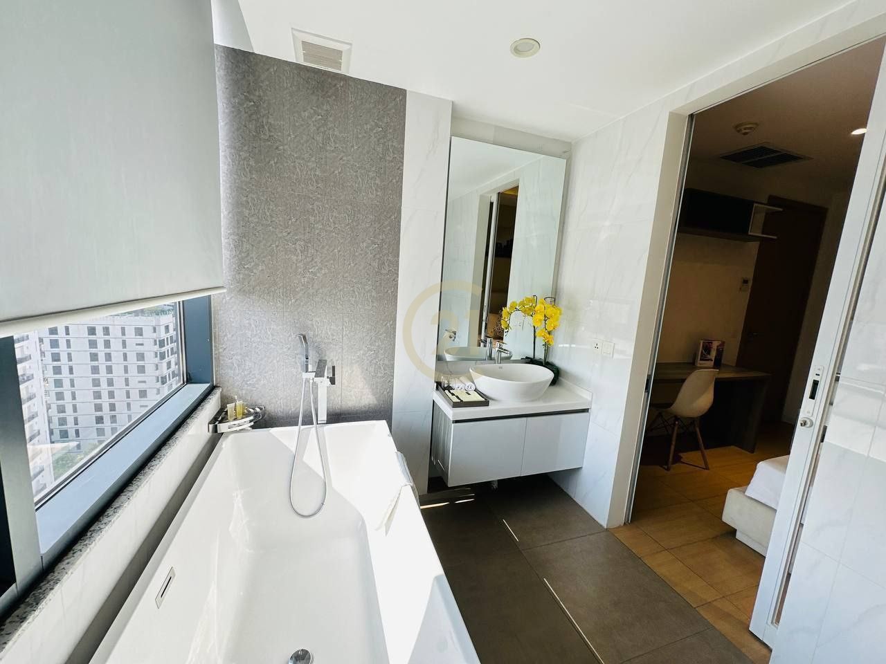 Condo 2 Bedroom for rent at R&F